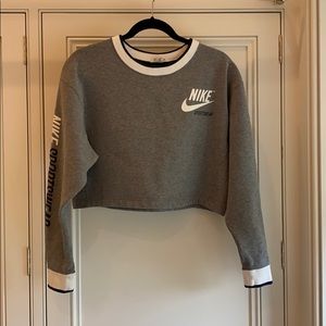 Reversible Nike Crop Sweatshirt, size M